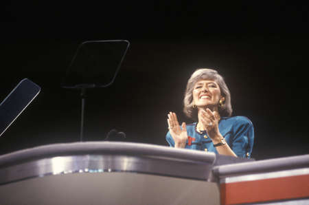 Former Congresswoman Pat Schroeder addresses crowd at the 1992 Democratic National Convention at Madison Square Garden, New Yorkのeditorial素材