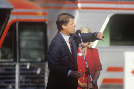 Senator Al Gore on the Clinton/Gore 1992 Buscapade campaign tour in Cleveland, Ohioのeditorial素材
