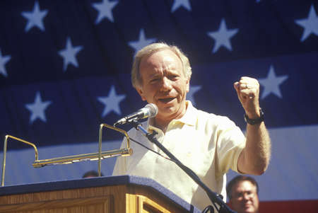 Senator Joe Lieberman campaigns for vice president during a rally at California State University at Fresnoのeditorial素材