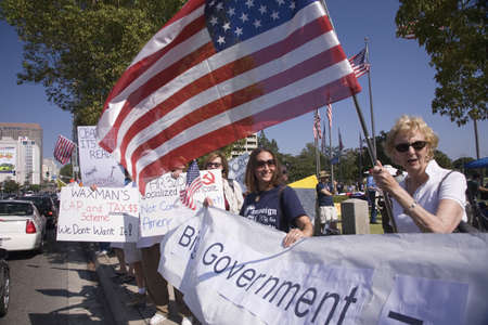 9-12 Rally and Tea Party, September 12, 2009 at the Federal Building, Los Angeles, CA のeditorial素材