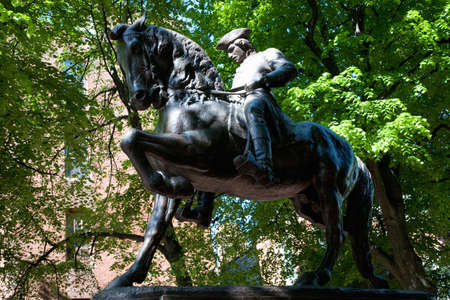 A statue of Paul Revere on a horse at Freedom Trail, Boston, MA のeditorial素材