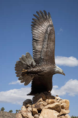 Sculpture of flying bald eagle at Dennis Weaver Memorial Park in Ridgway, Coloradoのeditorial素材