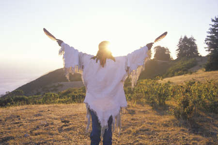 A Native American performing an Earth ceremony, Big Sur, CAのeditorial素材