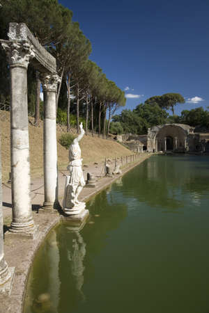 Statue in the Canopus at Hadrian's Villa, Tivoliのeditorial素材
