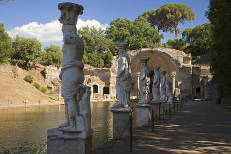 Statues of the Caryatides in the Canopus at Hadrian's Villa, Tivoliのeditorial素材