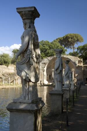 Statues of the Caryatides in the Canopus at Hadrian's Villa, Tivoliのeditorial素材