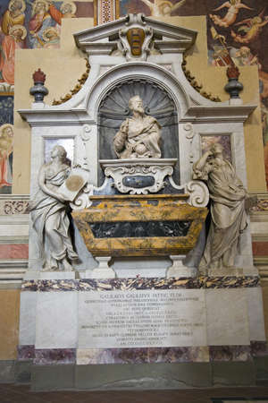 Tomb of Galileo Galilei in the Basilica of Santa Croce, Florence, Italy, Europeのeditorial素材