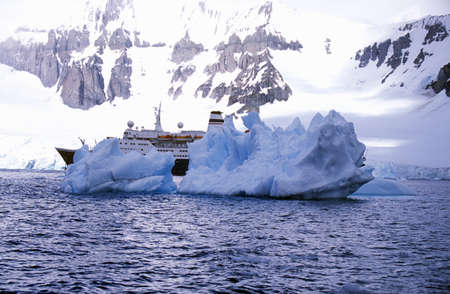 Cruise ship Marco Polo with glaciers and icebergs in Errera Channel at Culverville Island, Antarcticaのeditorial素材