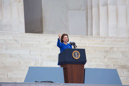 Lynda Johnson Robb and daughter of President Lydon B. Johnson, speaks during the Let Freedom Ring ceremony at the Lincoln Memorial August 28, 2013 in Washington, DC, commemorating the 50th anniversary of Dr. Martin Luther King Jr.'s 'I Have a Dream' speecのeditorial素材