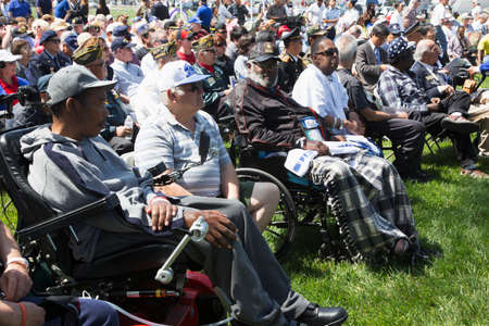 Wounded vets in wheel chairs at Los Angeles National Cemetery Annual Memorial Event, May 26, 2014, California, USAのeditorial素材