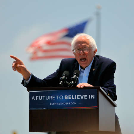 VENTURA, CA - MAY 26, 2016: Democratic presidential candidate, Sen. Bernie Sanders (D-VT) speaks at a campaign rally at Ventura College, in preparation for June 7 California Primary Election.のeditorial素材