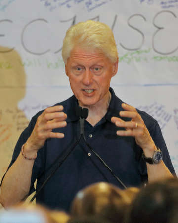 LOS ANGELES, CA - JUNE 3, 2016 - Woodland Hills: For President Bill Clinton speaks at rally for Secretary State Hillary Clinton's Presidential Campaignのeditorial素材