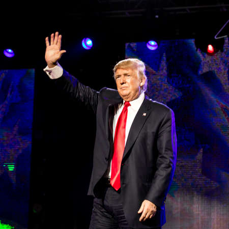 OCTOBER 15, 2016, EDISON, NJ - Donald Trump speaks at Edison New Jersey Hindu Indian-American rally for "Humanity United Against Terror"のeditorial素材