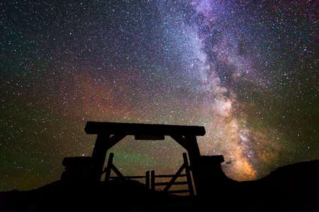 RIDGWAY COLORADO USA - Milkyway Stars over Last Dollar Ranch gate, Ridgway Coloradoのeditorial素材