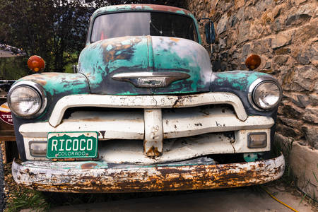 RICO COLORADO JULY 3, 2018, USA - Old Chevy Pickup truck with custom Colorado License plate saying RICOCO, Rico, Coloradoのeditorial素材