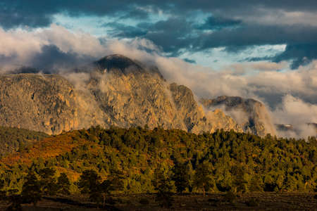 OCTOBER 8, 2014 - New Mexico near Chama USA - Autumn Color and Mountainsのeditorial素材