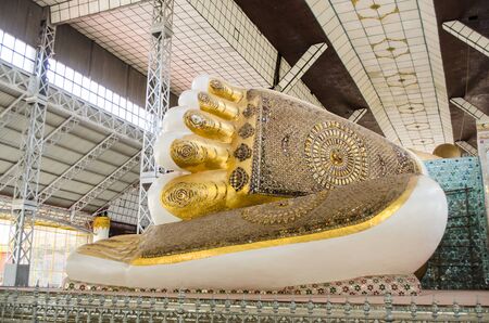 Shwethalyaung Buddha the largest reclining buddha statueのeditorial素材
