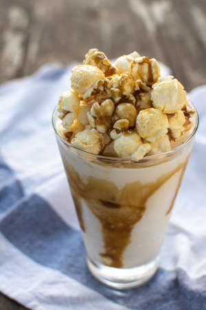 close up of popcorn caramel milkshakeの写真素材
