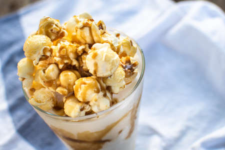 close up of popcorn caramel milkshakeの写真素材