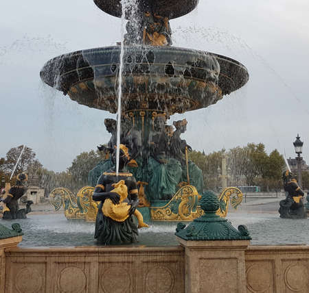 November 03, 2017 Paris: Famous Fountain On Concord Squareのeditorial素材