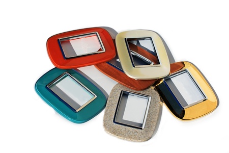 Multicolor plaques of metal for switch
