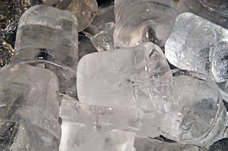 transparent ice cubes for drinks