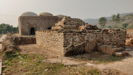 Mai Qamro Mosque built 400 years ago near Islamabad hills, October 29 2025 Islamabad Pakistanのeditorial素材