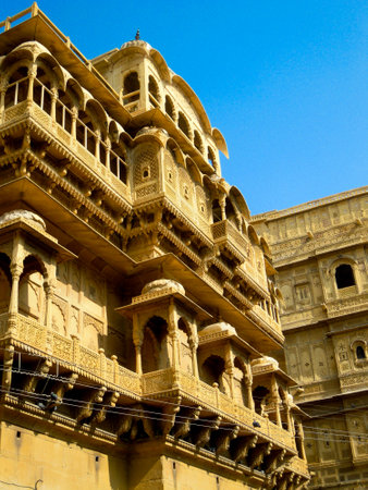 Havelis (palace or opulent bungalow) were built to house important members of the kingdom. These were typically built of sandstone and were beautifully engraved and decoratedのeditorial素材