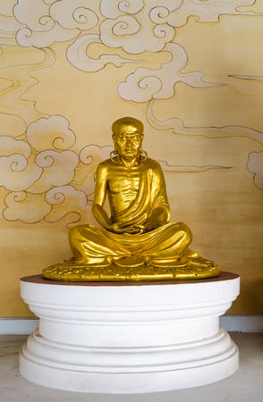 chinese gold buddha statueの写真素材