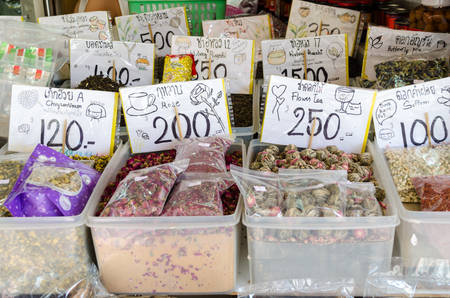 BANGKOK,THAILAND - 8 FEBRUARY 2017 : Selling dry tea at China town Thailandのeditorial素材