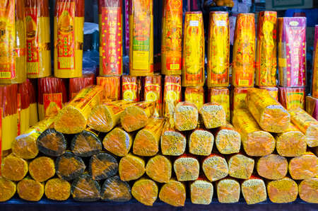 CHINA TOWN,BANGKOK,THAILAND - FEBRUARY 8,2017 :Selling incense in china town,Thailandのeditorial素材