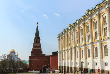 The Grand Kremlin Palace and Borovitskaya Tower of Moscow Kremlin, Russiaのeditorial素材