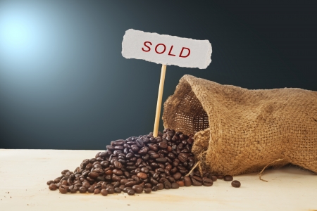 fresh coffee beans sold outの写真素材