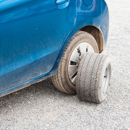 maintenance suspension  and change wheel of carsの写真素材