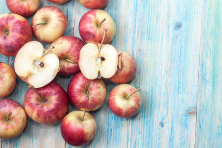 apples on  wood background.の写真素材