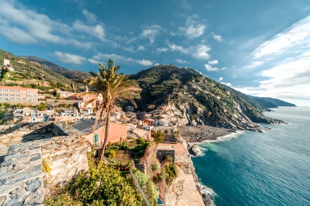 View of Vernazza seaside. Vernazza is a town in the province of La Spezia, Liguria, northwestern Italy.の写真素材