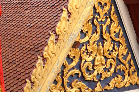 Pattern on temple roof 