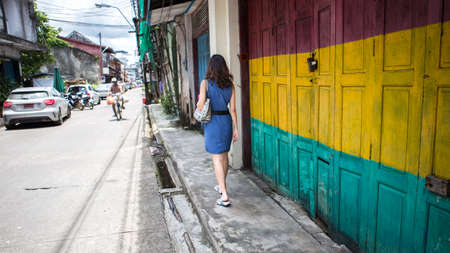 WALKING WOMANの写真素材