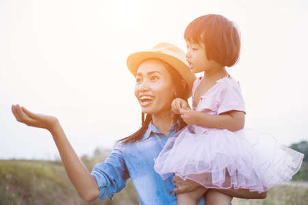 Take the girls to play in the guard.の写真素材