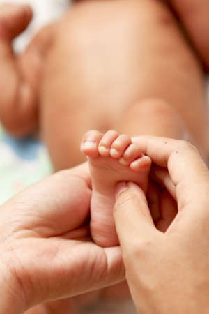 foot massage newborn baby