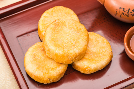 pie with meat floss and tea potのeditorial素材