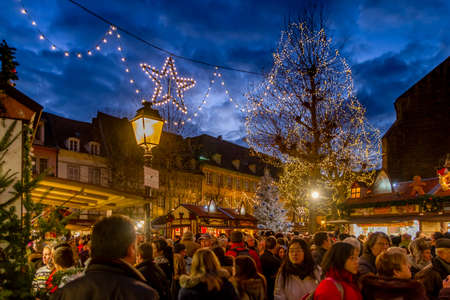 Crowds at Colmar Christmas Marketのeditorial素材