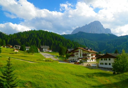 Beautiful landscape at Selva di Val Gardena - Italyのeditorial素材