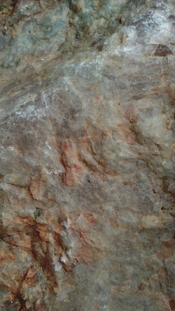 Stone rock with quartz element