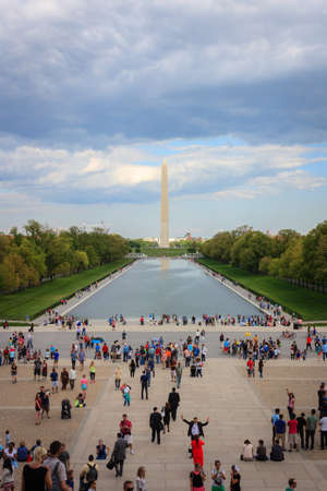 Washington monument and reflecting pool, view from Lincoln memorialのeditorial素材