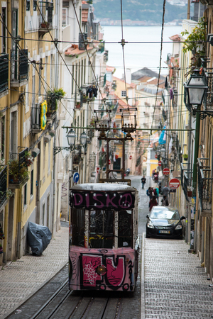 Ascensor da Bica (The Bica Funicular) or Elevador da Bica (Bica Lift), Lisbon, Portugalのeditorial素材
