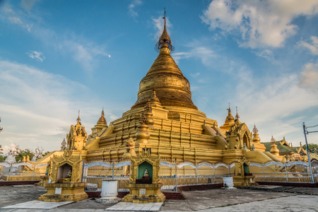 Kuthodaw Pagoda, Mandalay, Myanmarの写真素材