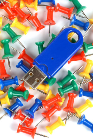 USB disk and push pin