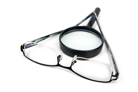 Magnifier with eyeglasses