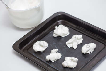 Elaboration of meringues - Baking sheetの写真素材